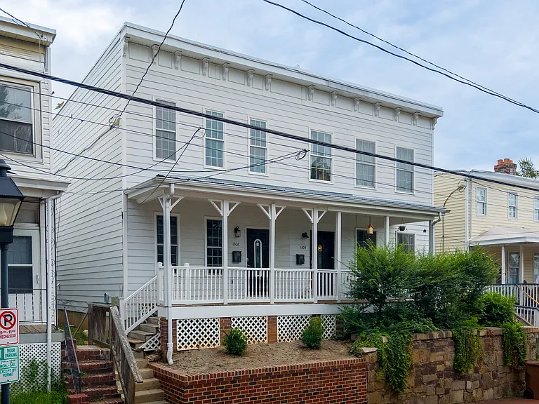 1306 W Clay St — Photo 1