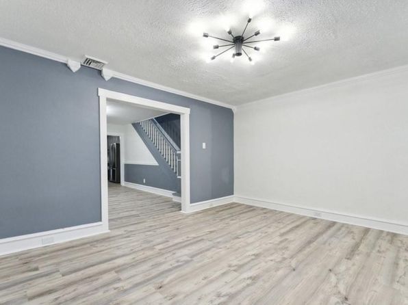 32 W Ruth Ave