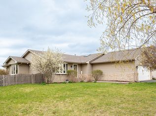 7019 Cornwall Dr, Joliet, IL 60431