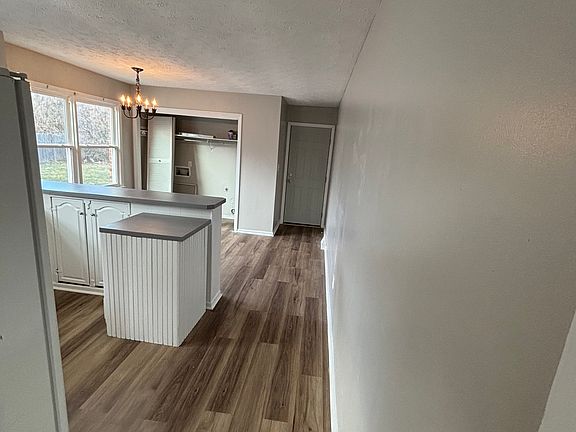 5th image of 3604 Laredo Dr #A