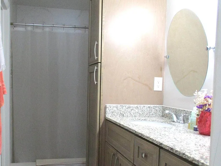 407 Adam St NW — Photo 9