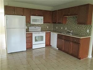 1st image of 858 Jamaican Dr
