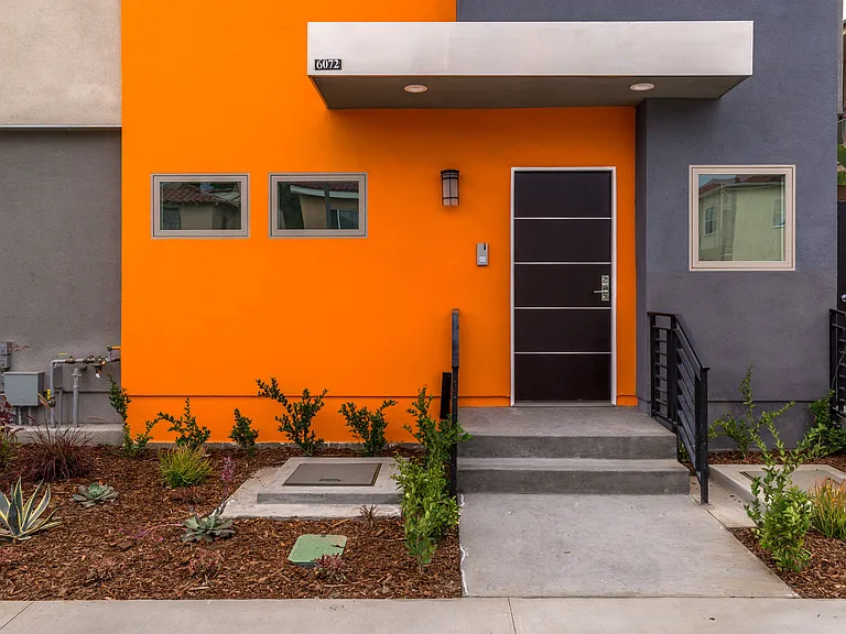 6072 Pickford St — Photo 2