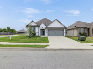 1968 Chief St, Bryan, TX 77807