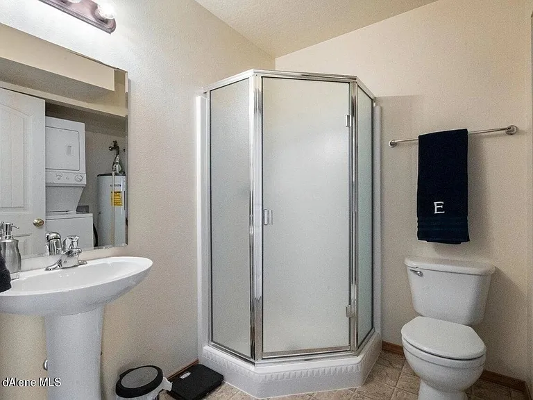 6201 W Trestle St #1-4 — Photo 9