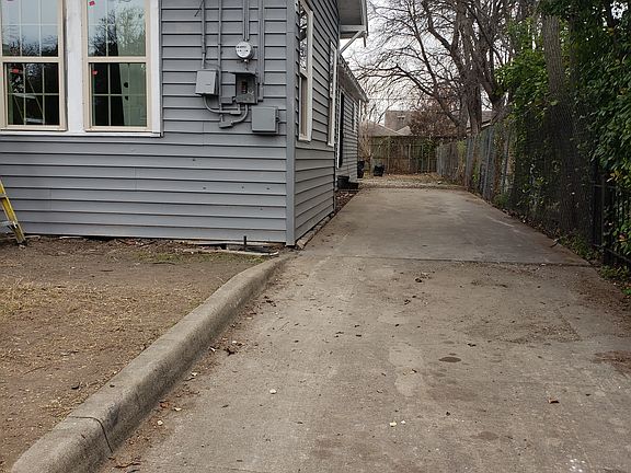 2nd image of 2718 W Brooklyn Ave