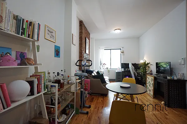 Rented by Rennit Inc. | media 10