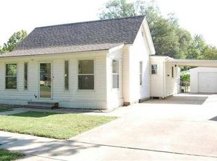 712 NE Winfield Ave, Topeka, KS 66616