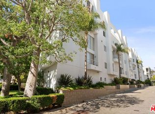 520 S Barrington Ave #115, Los Angeles, CA 90049