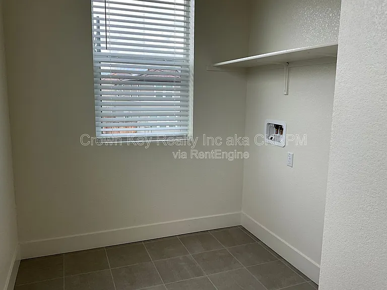2090 Daimler St — Photo 12