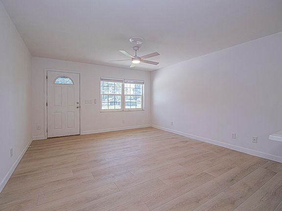 5th image of 2075 37th Ave #B