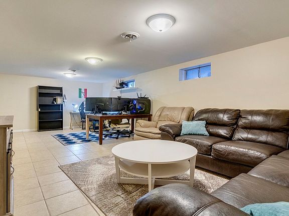 5th image of 3216 Orleans Ave