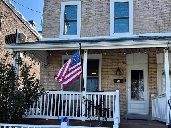 210 Market St, Marcus Hook, PA 19061