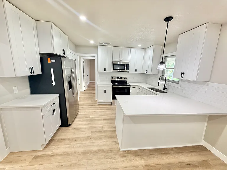 7510 Stagecoach Dr — Photo 8