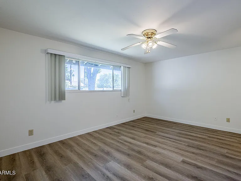 1904 E Manhatton Dr — Photo 28
