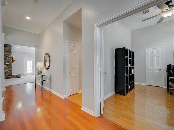 4th image of 1808 Shadywood Ln