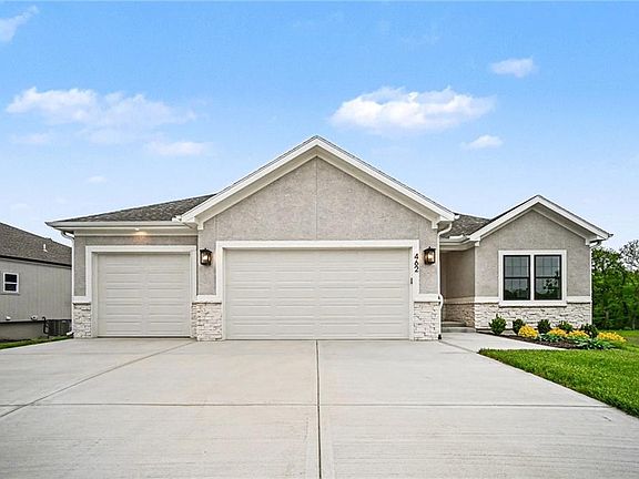 2nd image of 462 Green Dr