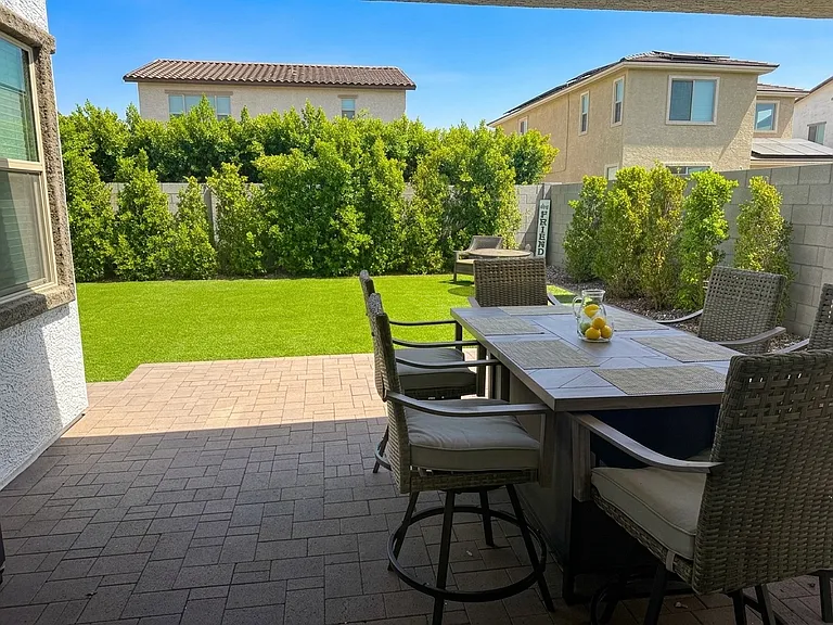 5002 W Cheryl Dr — Photo 5