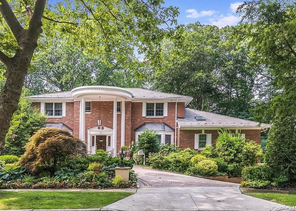 1st image of 2 Somerset Drive