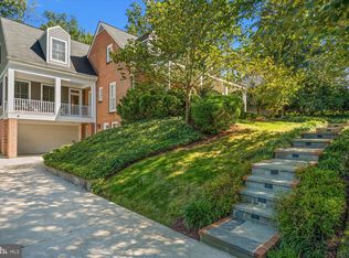 6209 Foxcroft Rd, Alexandria, VA 22307