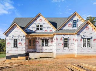 3973 Valley View Cir, Clemmons, NC 27012