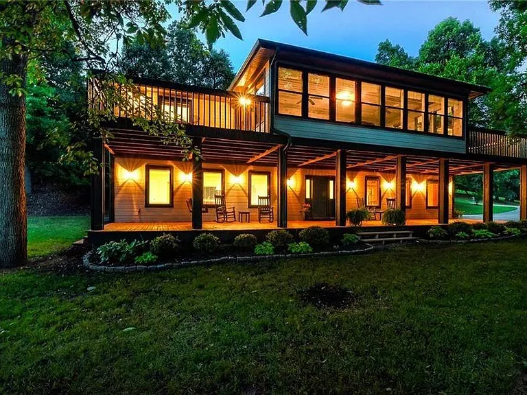 3261 Eden Dr — Photo 1