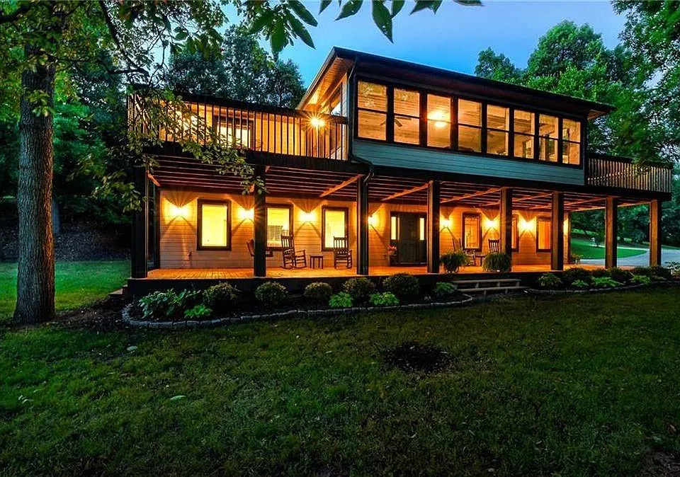 3261 Eden Dr
