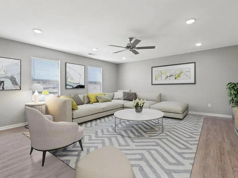 301 Krauss Dr — Photo 2