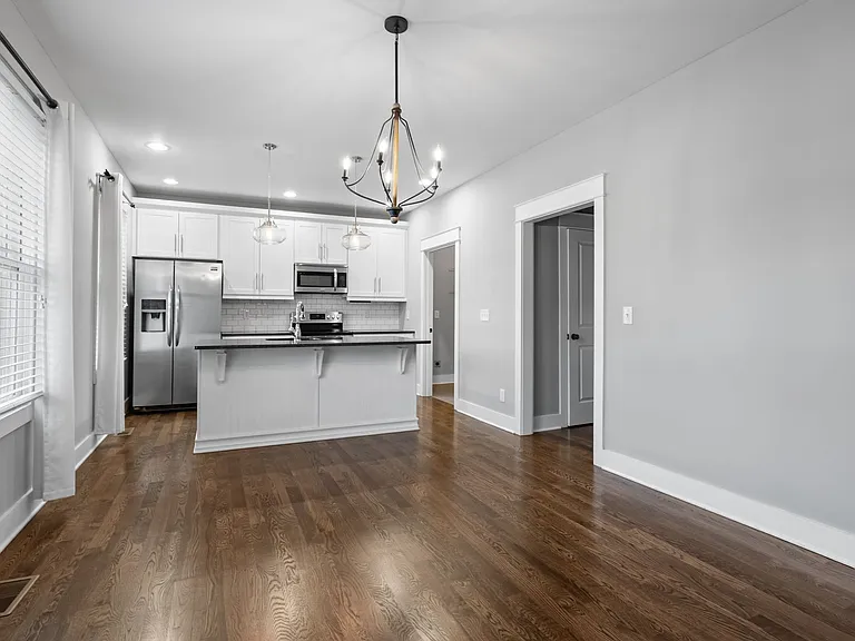 310 Evanston Ave — Photo 6