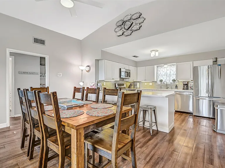 21600 Zachary Dr — Photo 11
