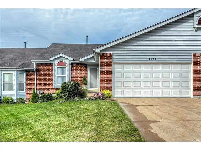 1557 Lienemann Dr photo 1