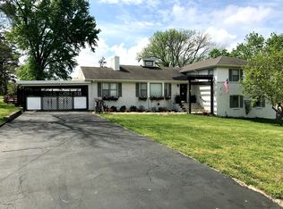 412 W 10th St, Willow Springs, MO 65793