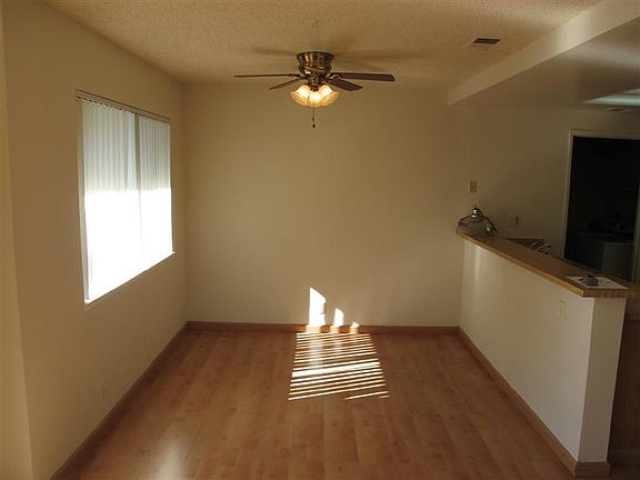 4th image of 73 Silcreek Dr