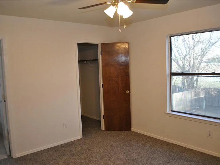 720 Ash St — Photo 5