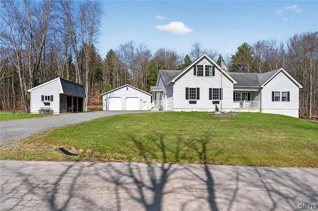 125 Phinney Ln photo 1