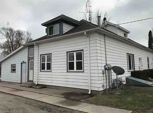 301 E 1st St, Cedar Point, IL 61316