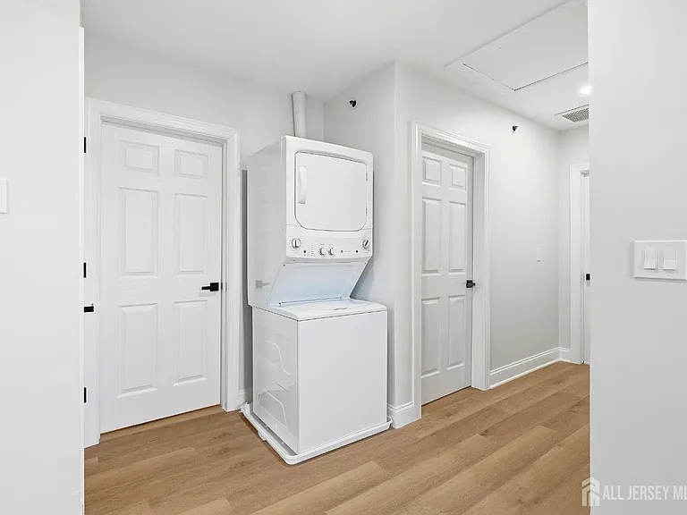 115 Remsen Ave — Photo 19