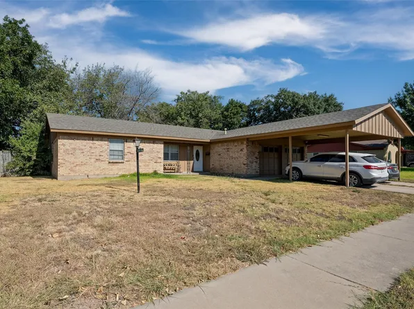 800 Ruidoso Dr, Saginaw, TX 76179