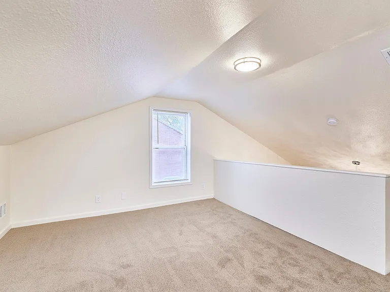 1421 N Park Pl — Photo 58