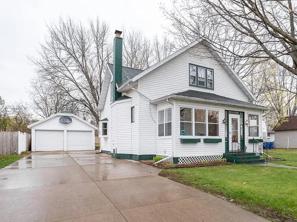 1606 E 6th St, Merrill, WI 54452