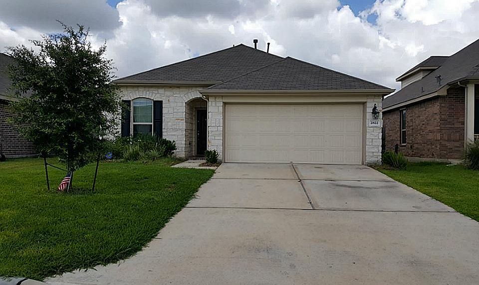 1st image of 2822 Donellan Dr