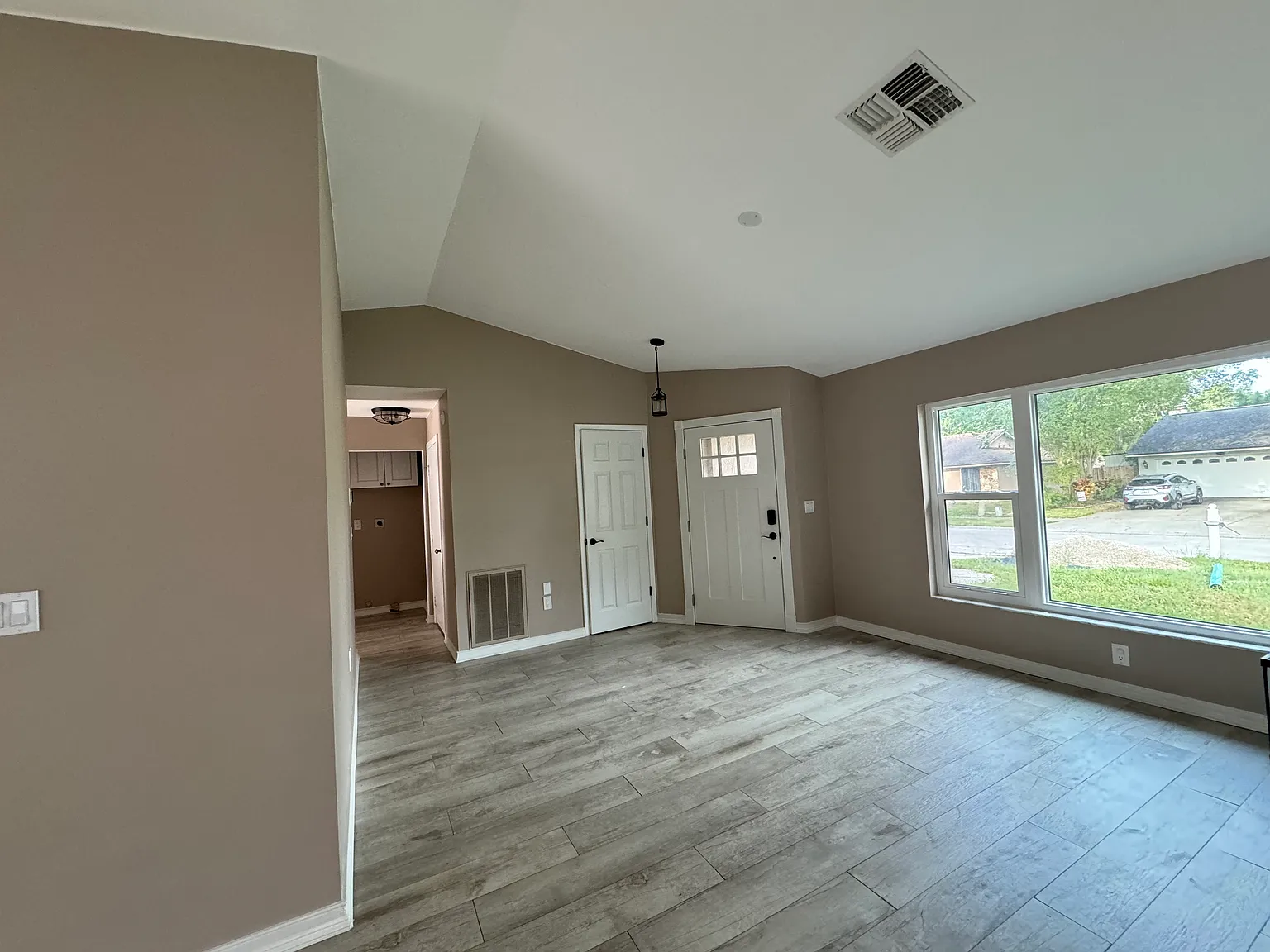 3 bed, 1520 sqft, $3,300 — Photo 4