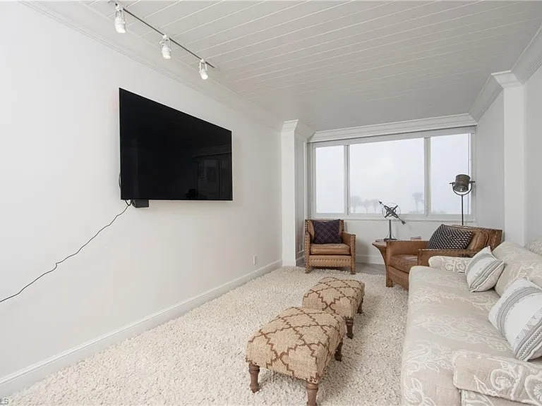 4041 Gulf Shore Blvd N #301 — Photo 19