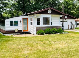 324 Hudson Ave, Houghton Lake, MI 48629