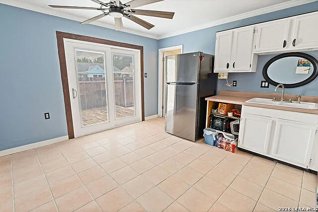6202 Valley Pawn — Photo 7