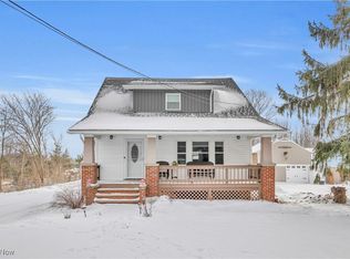 9391 Columbia Rd, Olmsted Falls, OH 44138