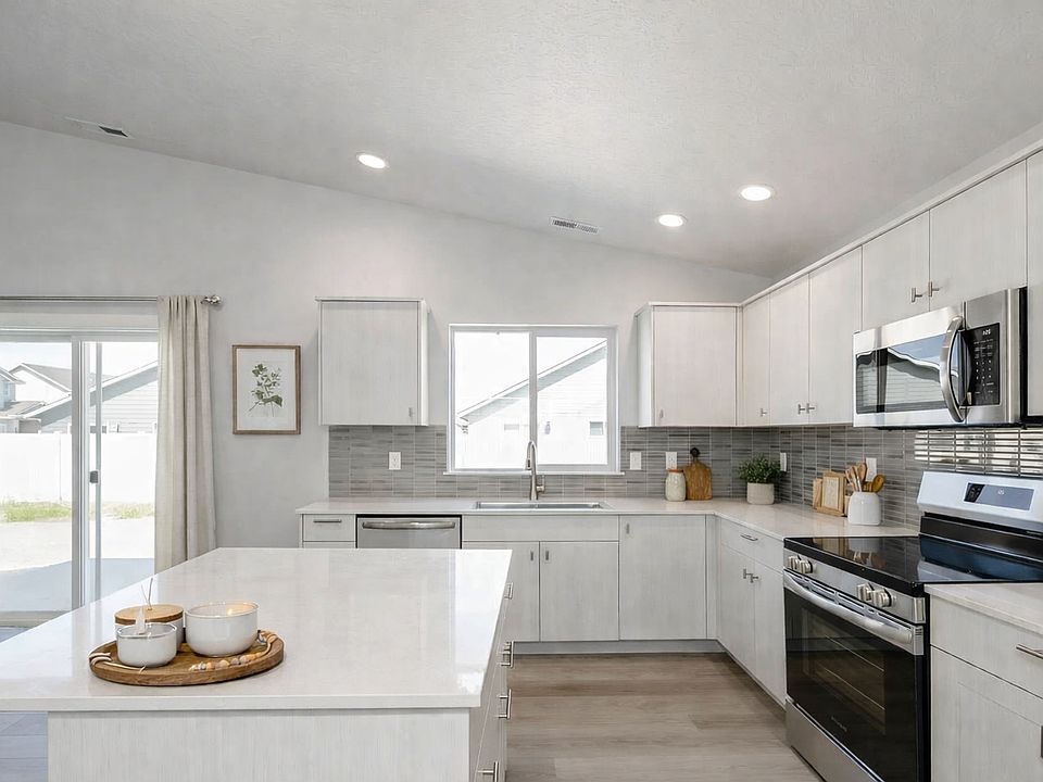 2nd image of 6314 W Naxos St