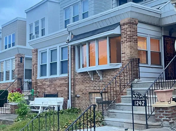 1240 N 64th St, Philadelphia, PA 19151