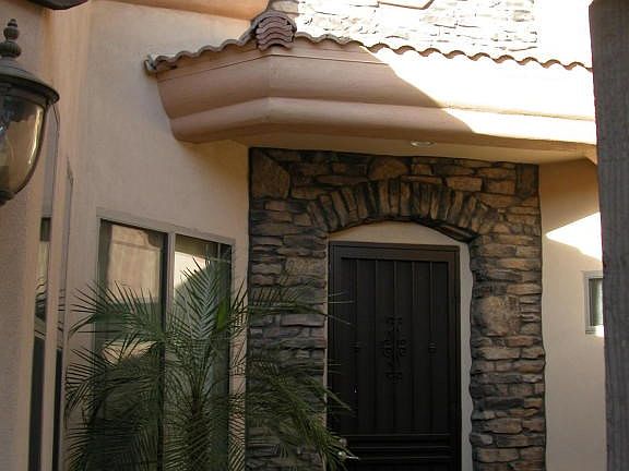 Front Entry Courtyard 1