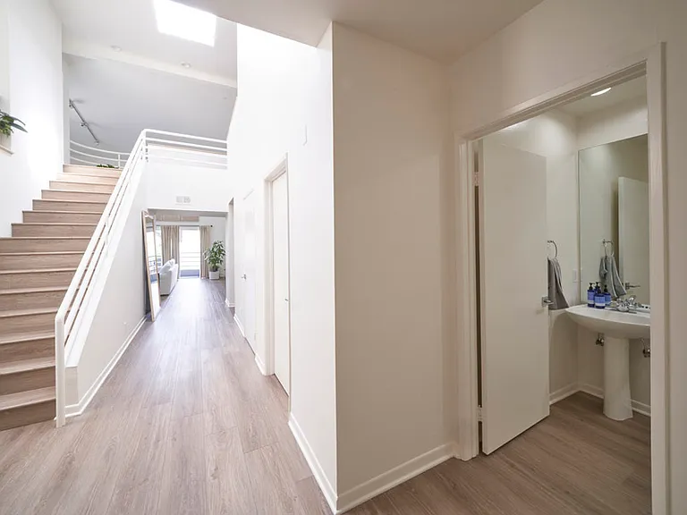 1617 S Beverly Glen Blvd #303 — Photo 4